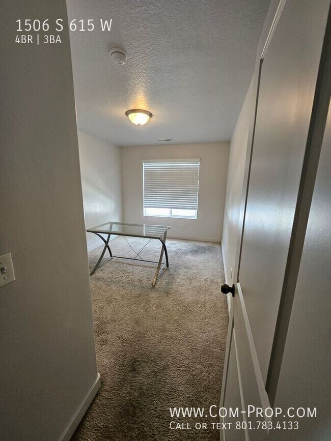 Building Photo - 1506 615 W