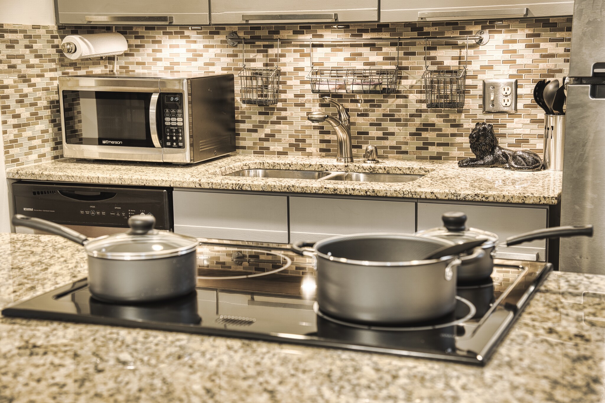 Kitchen - 2430 Grandview Ave
