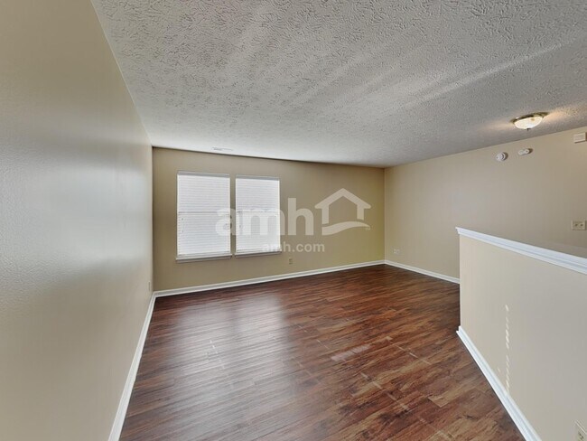 Building Photo - 529 Austrian Way