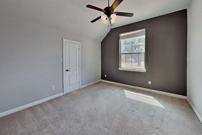 Building Photo - 601 Green Pointe Dr