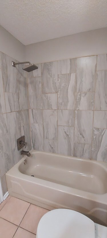 The Hall Bath Tub - 2734 Indian Trail Dr