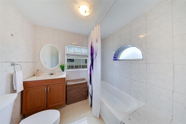 Building Photo - 13521 S Biscayne River Dr
