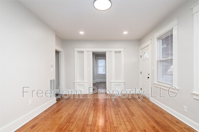 Building Photo - 120 Whiting St