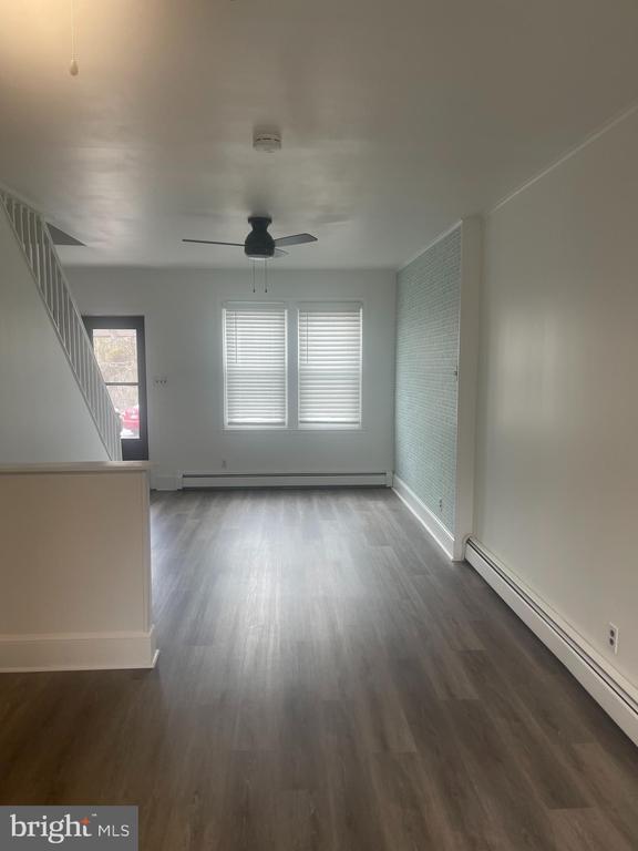 Building Photo - 238 6th Ave