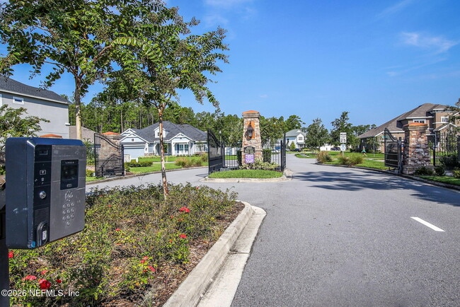 Building Photo - 209 Manor Ln