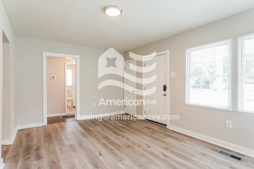 Building Photo - 7020 1st Ave S