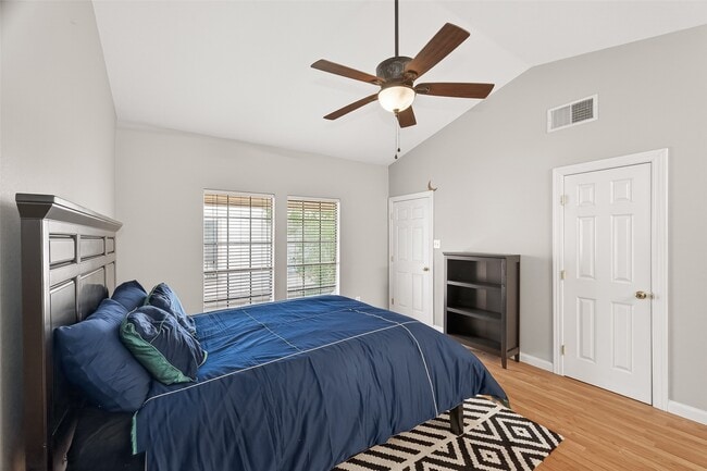 Building Photo - 2211 S Kirkwood Rd