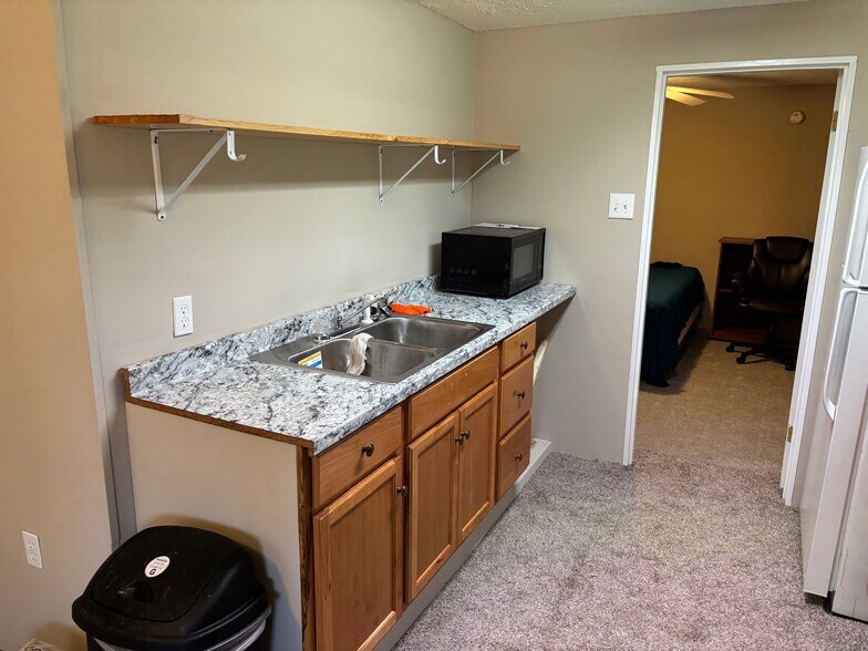 Building Photo - 220 Boyd Ave