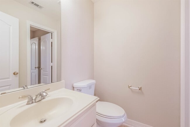 Building Photo - 5911 Brook Bend Dr