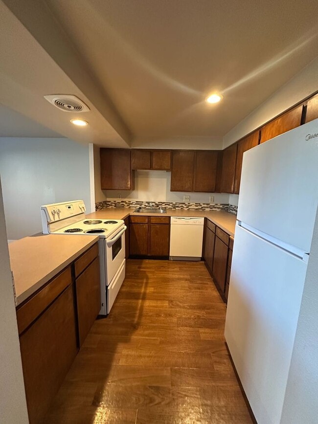 Interior Photo - Glacier Park Apartments
