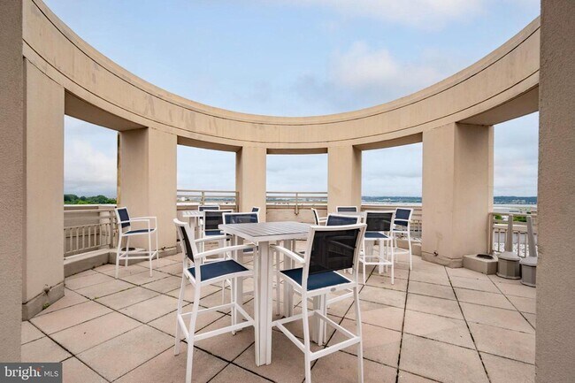 Building Photo - 3600 S Glebe Rd