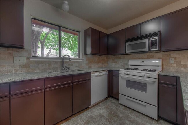 Building Photo - 612 Brookside Pass