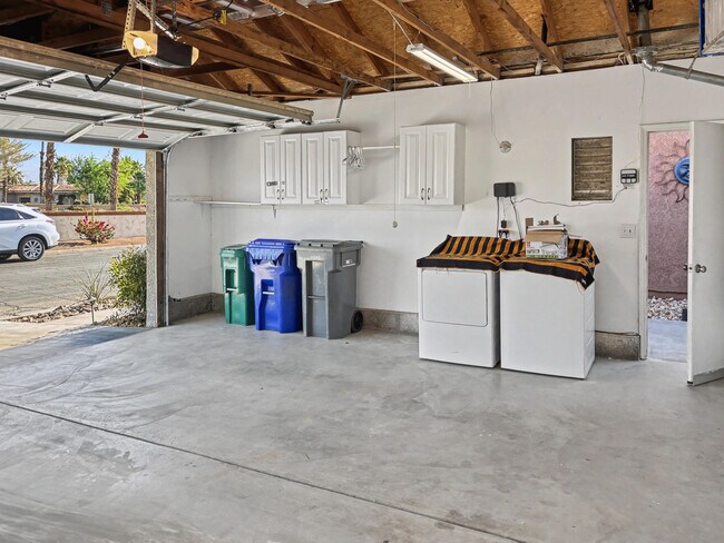 Building Photo - 76915 Turendot St