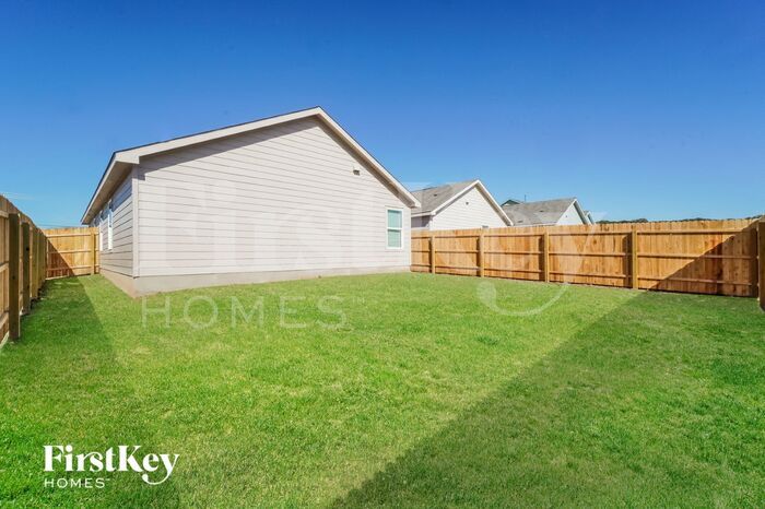 Building Photo - 9806 Littleton Grist