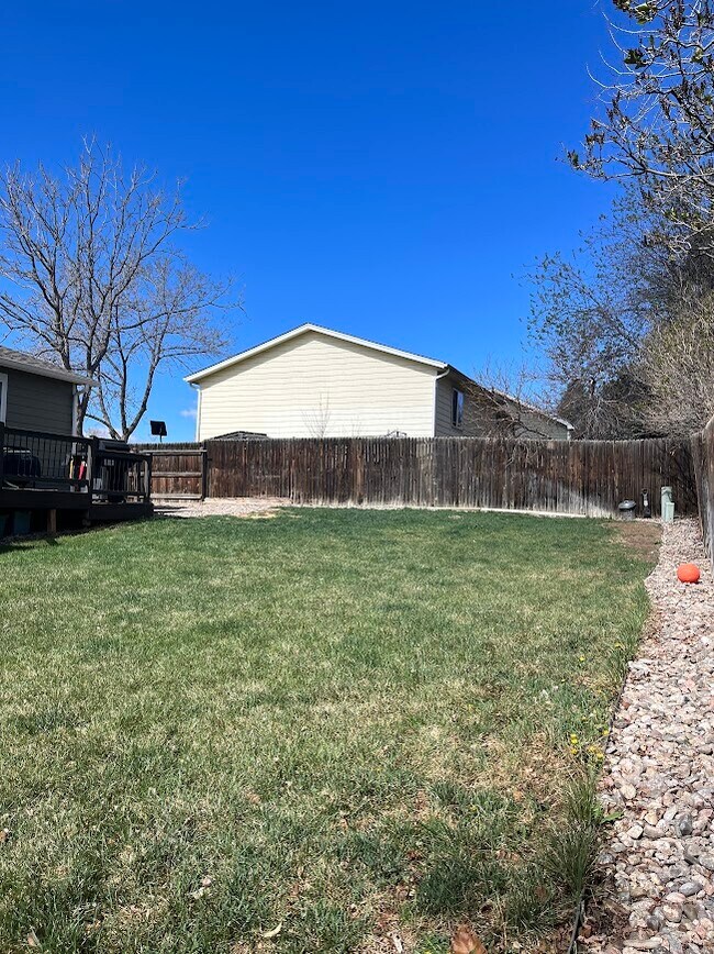 Building Photo - 330 Derry Dr