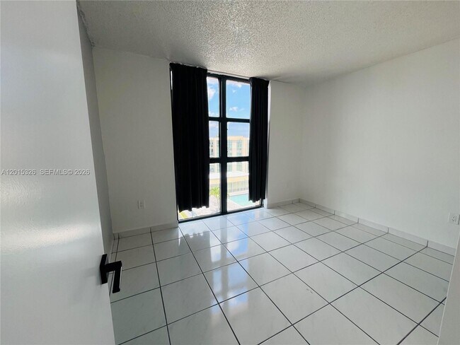 Building Photo - 2055 SW 122nd Ave