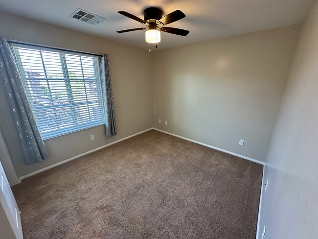 Building Photo - 9341 W Pearblossom Sky Ave