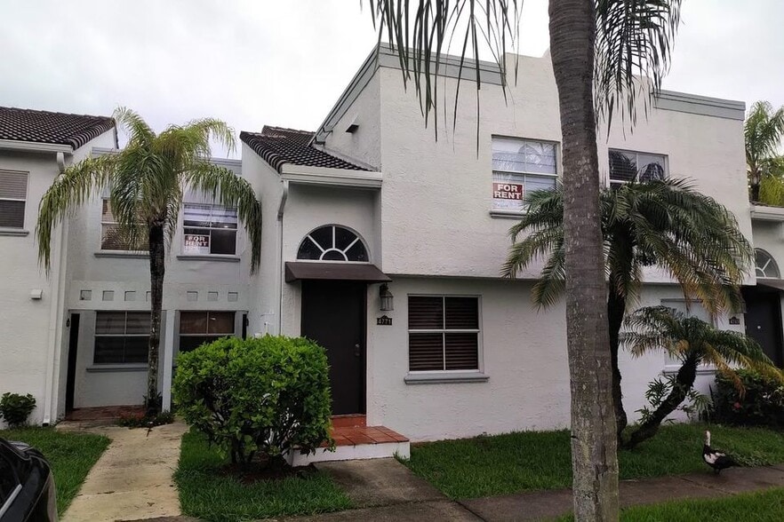 Building Photo - 4771 NW 97th Ct