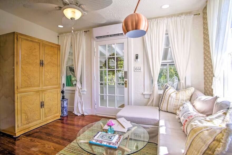 Building Photo - 442 27th St