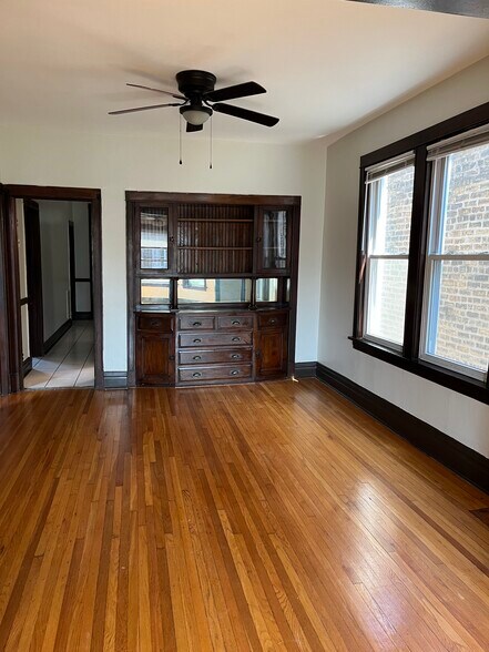 Building Photo - 1439 N Ridgeway Ave