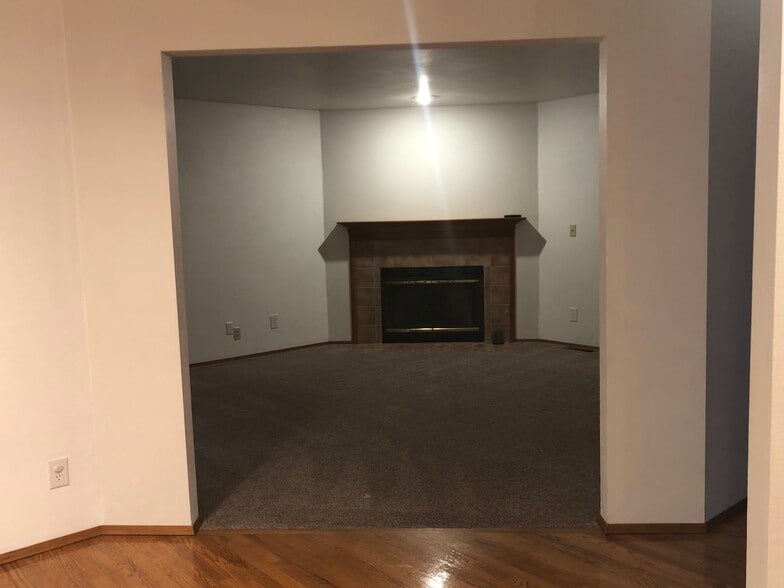 Building Photo - 10918 Crocus Pl NW