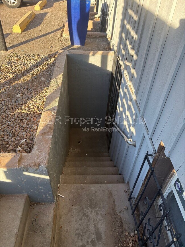 Building Photo - 3209 Burton Ave SE