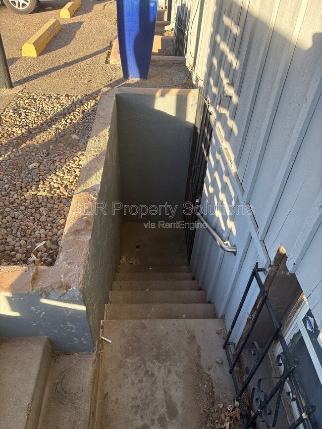 Building Photo - 3219 Burton Ave SE