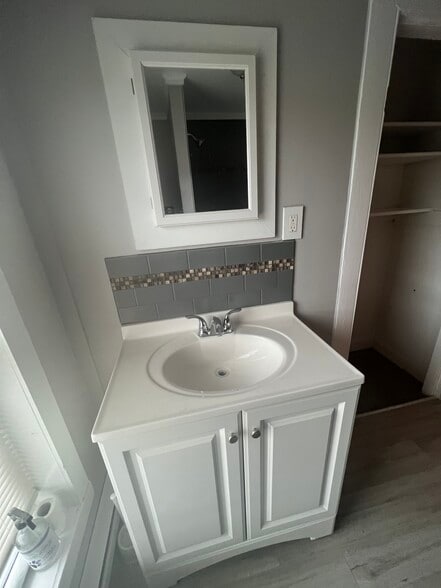 Building Photo - 6 Spring St