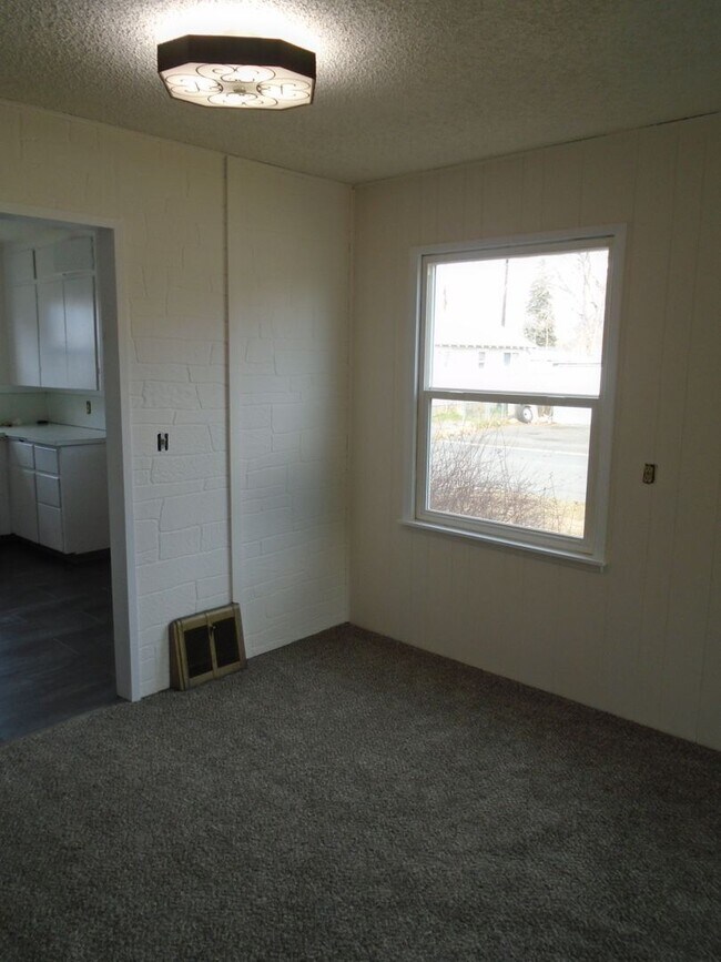 Building Photo - 1012 Pleasant Ave