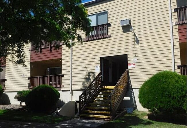 Primary Photo - Charming 2-Bed Condo Near CMU & St. Mary’s...