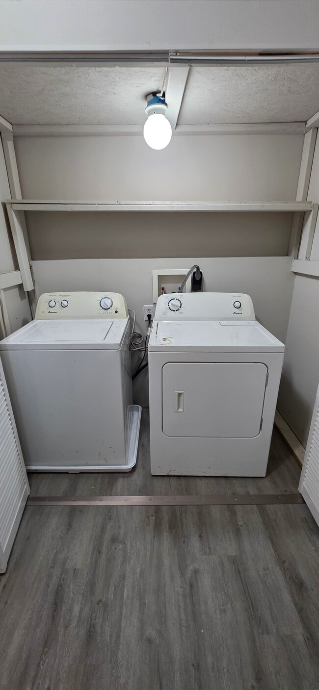 Building Photo - 1828 W Lombard St