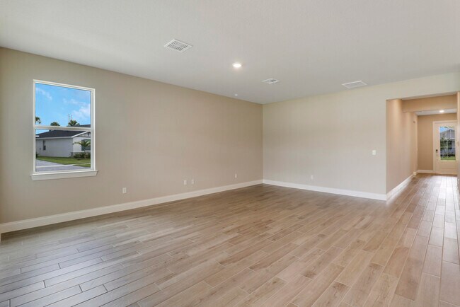 Building Photo - 8901 Dahlia Cir