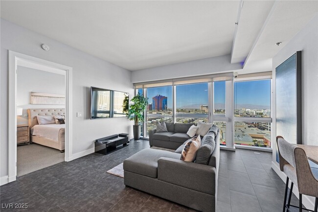 Building Photo - 4471 Dean Martin Dr