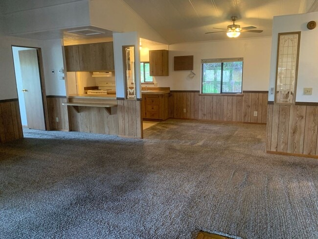 Building Photo - Fabulous Soulsbyville Location!!!  Please ...
