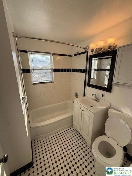 Building Photo - 240 Palmer St