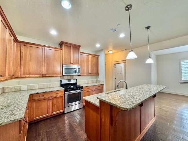 Building Photo - COMING SOON INQUIRE WITHIN- Beautiful 5 bdrm  and master on the main Home in Lacamas Meadows subd...