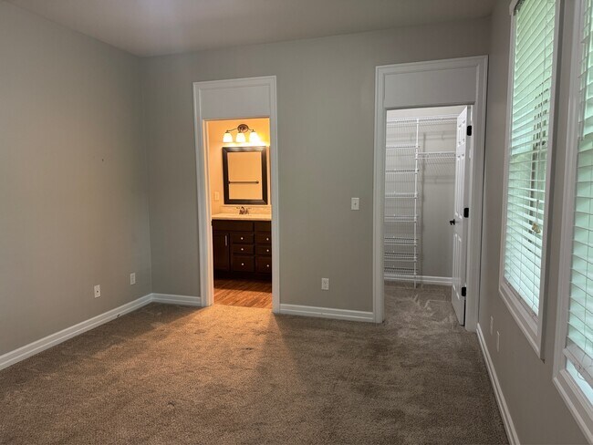 Building Photo - 5785 Crocker Ct