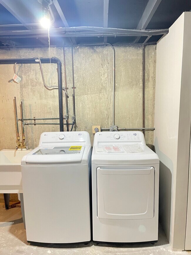 Building Photo - 1505 Sutter Dr