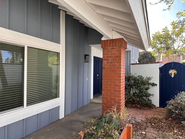 Building Photo - Beautiful 4-Bedroom Home located in one of most desirable neighborhoods