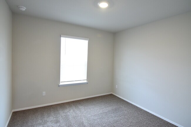 Building Photo - 8419 Brahma Plns Rd