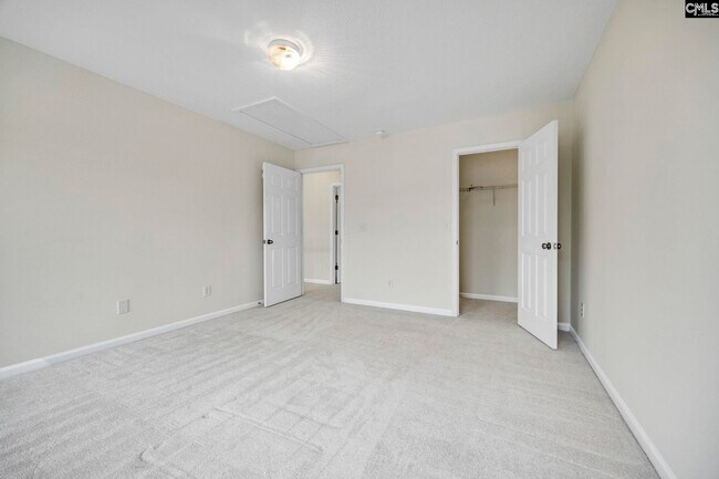Building Photo - 109 Cotoneaster Dr