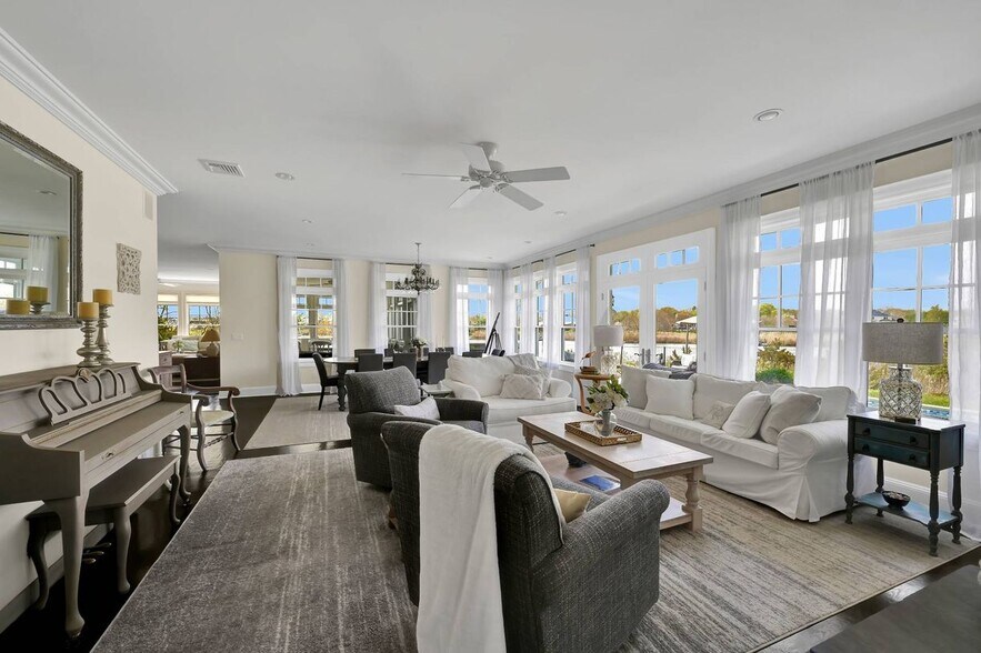 Building Photo - 9 Private Rd