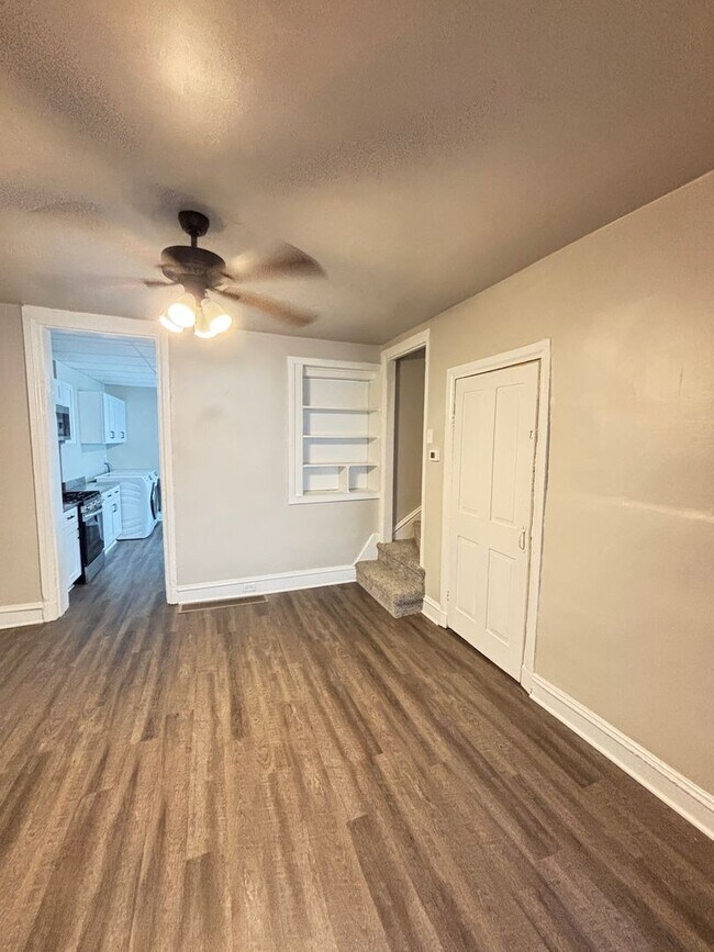 Building Photo - 2 BR Home Available in Catasauqua, PA