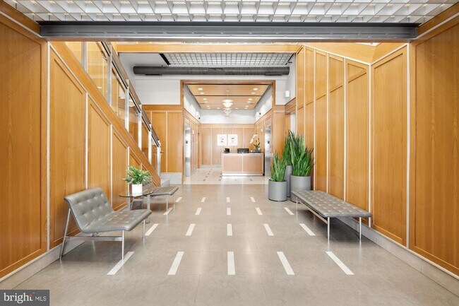 Building Photo - 1133 14th St NW