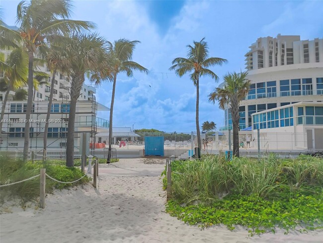 Building Photo - 5445 Collins Ave