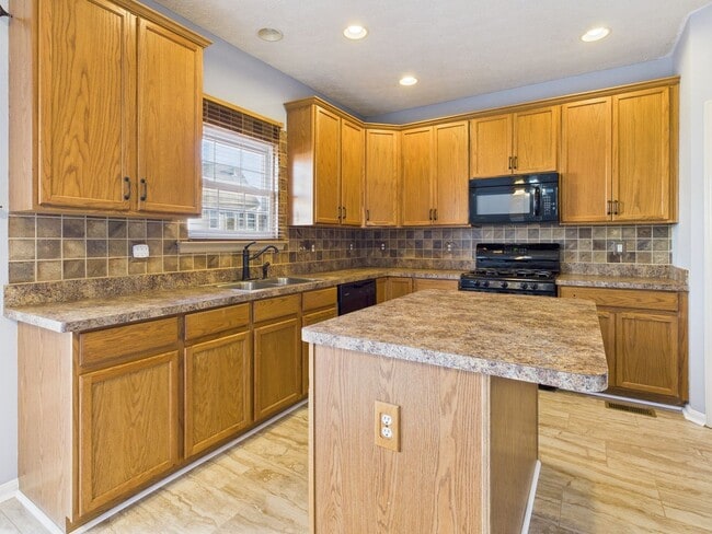 Building Photo - 10561 Gallant Fox Way