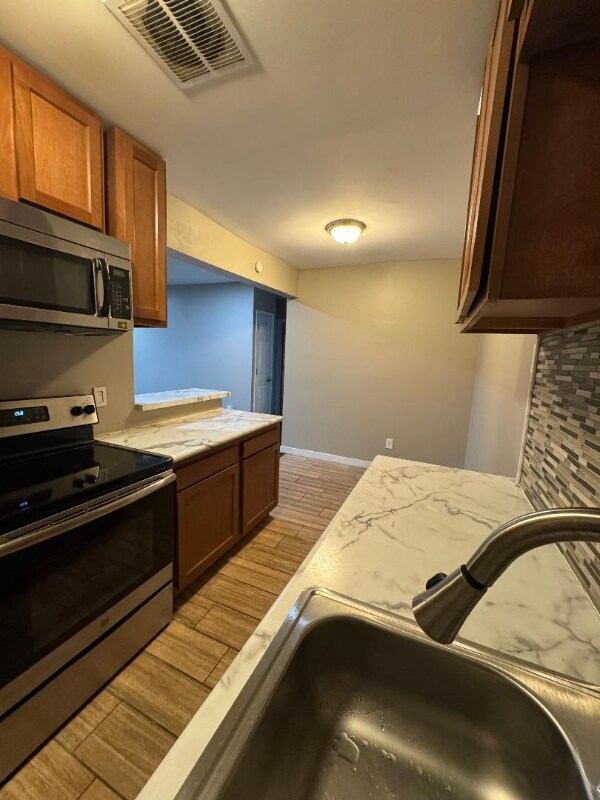 Building Photo - 1201 Franklin Ave