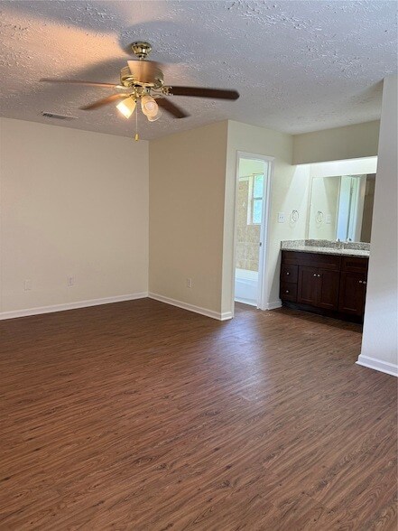 Building Photo - 17514 Heritage Cove Dr