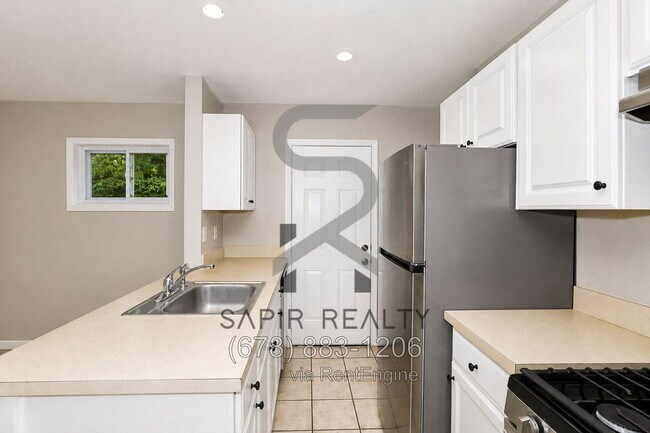 Building Photo - 3539 Tulip Dr