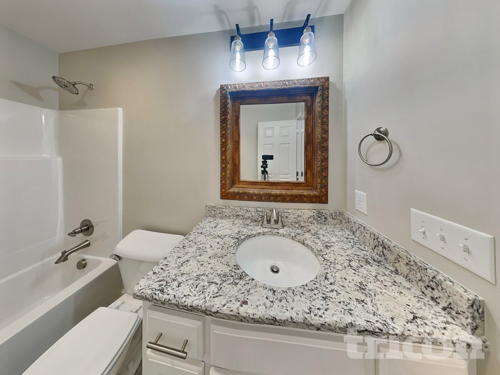 Building Photo - 424 Mya Marie Dr